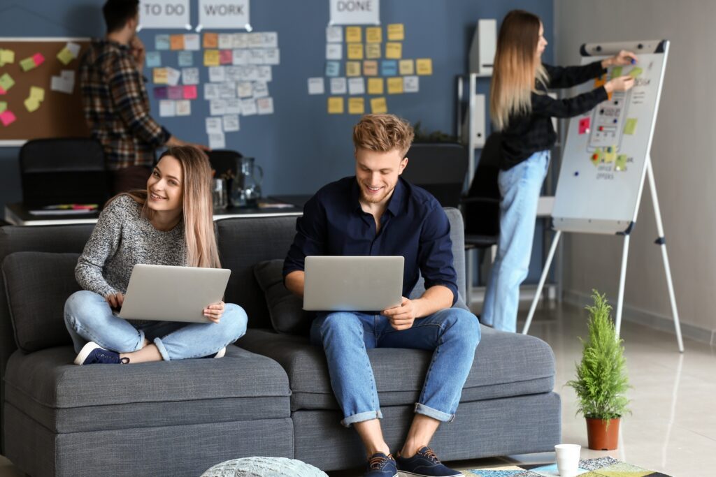 Équipe Scrum dans un espace détente